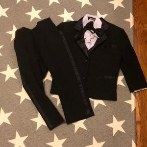 4T black tuxedo